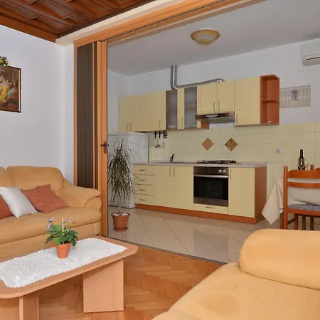 Apartment Vesna *